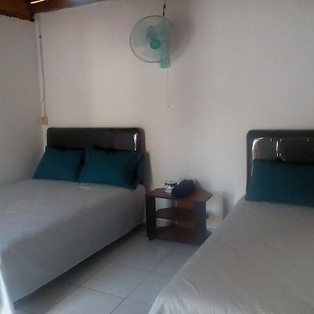 Izaac'S Bed & Breakfast Lovina Esterno foto