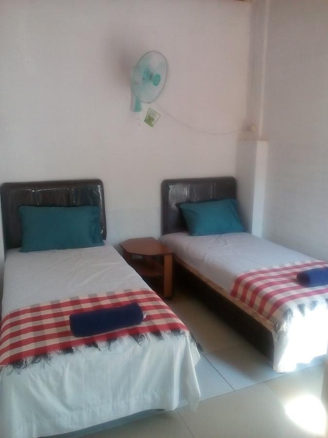 Izaac'S Bed & Breakfast Lovina Esterno foto