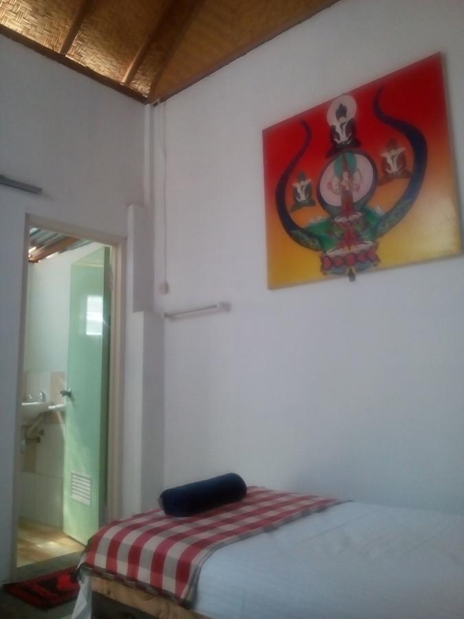 Izaac'S Bed & Breakfast Lovina Esterno foto