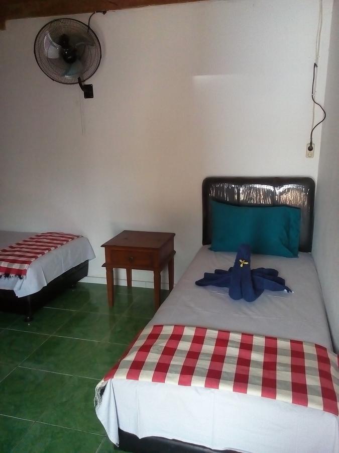 Izaac'S Bed & Breakfast Lovina Esterno foto
