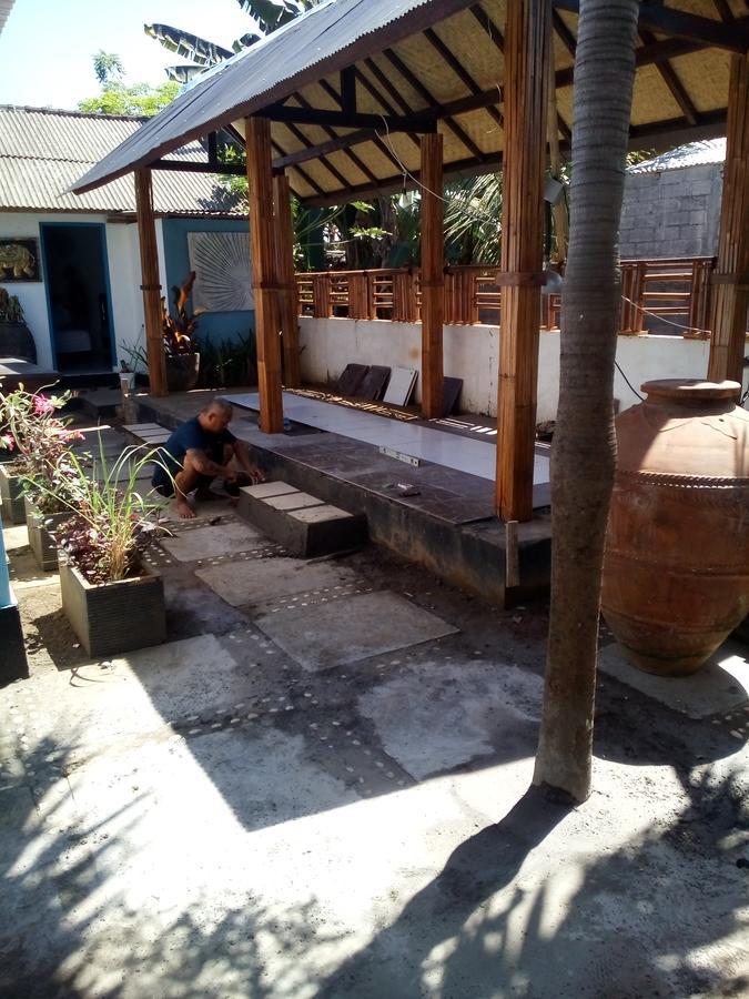 Izaac'S Bed & Breakfast Lovina Esterno foto